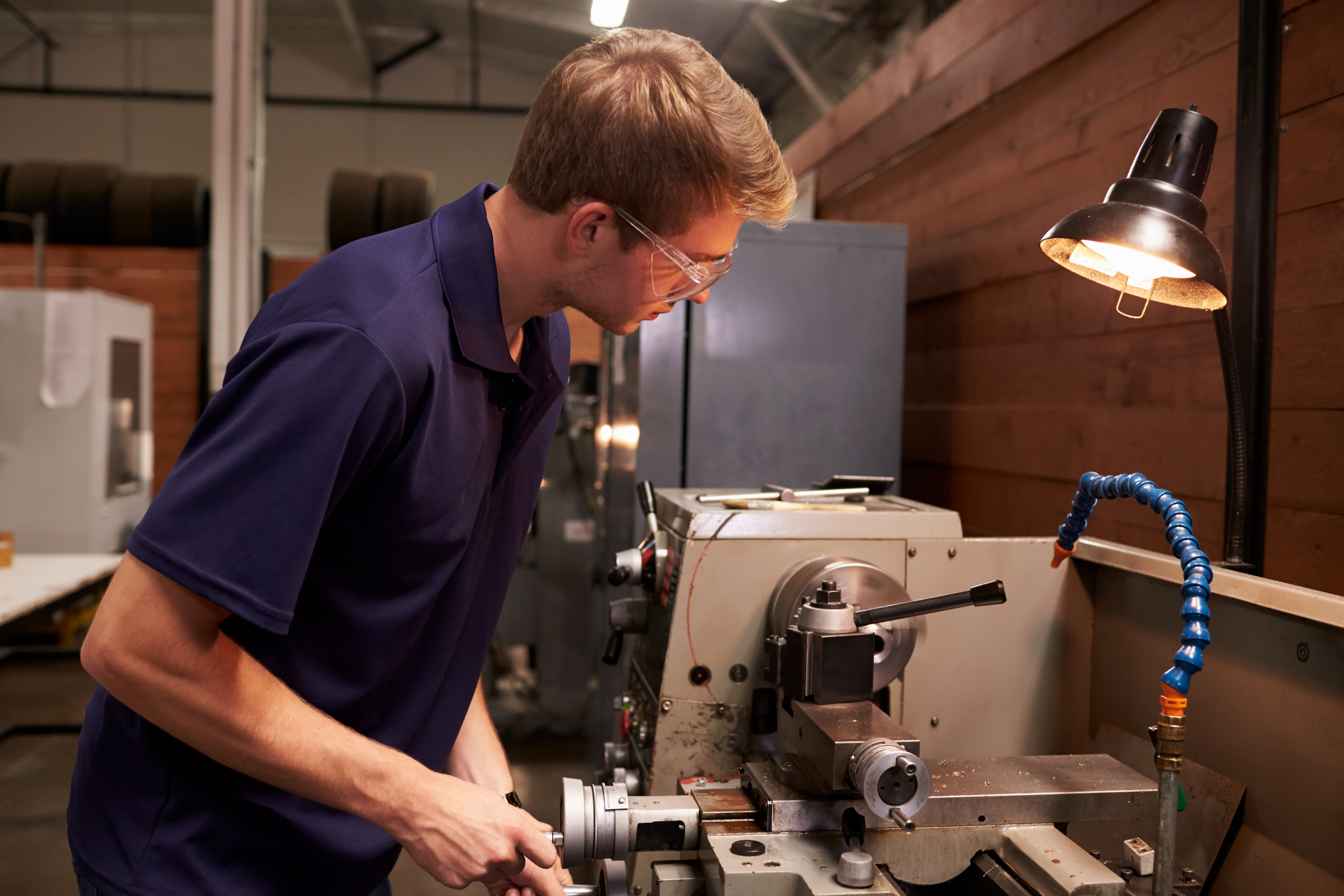 Изготавливание. Male Engineer. Machinist Square. Ideal work Tools.